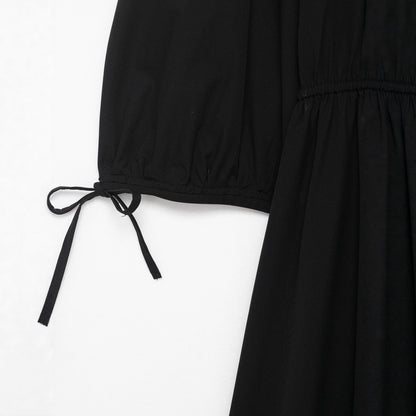 Round neck cuffs tied with black waist cinching dress for women
